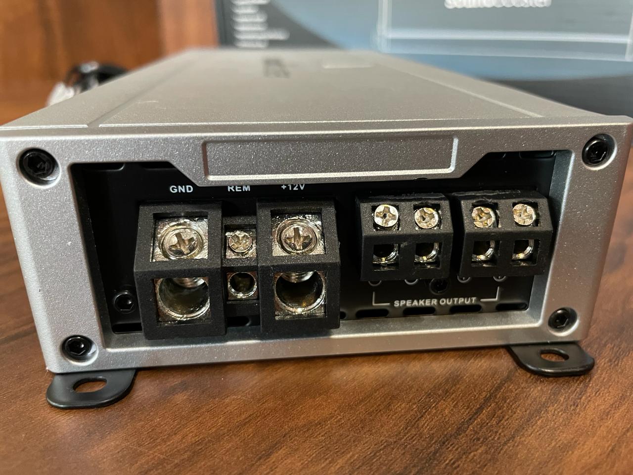 Sound Booster DBES1000.1 Mono Amplifier 1000W RMS w/ Bass controller Class D