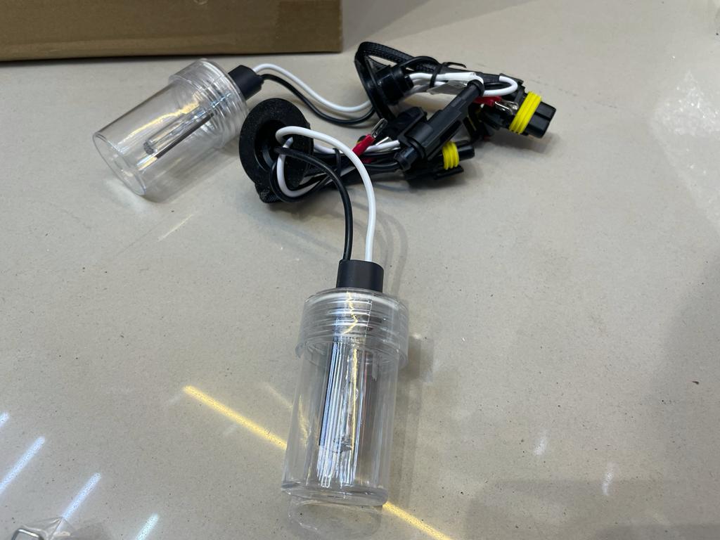 aes bi xenon headlight projector kit with exquisite angle eyes shrouds H4 H7 H1 without ballasts