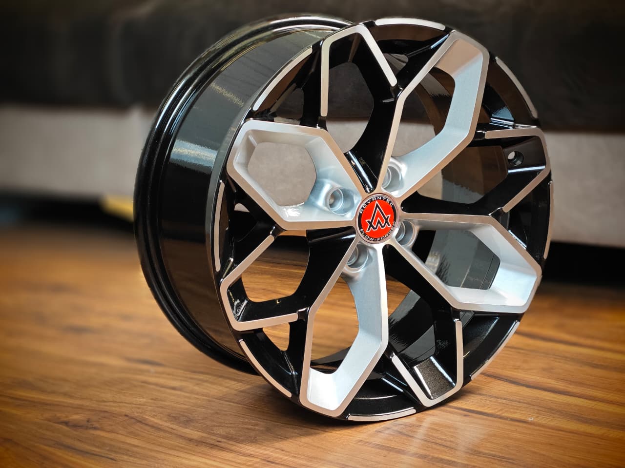 Advantec Black widow alloy wheel EP clear sheen silver